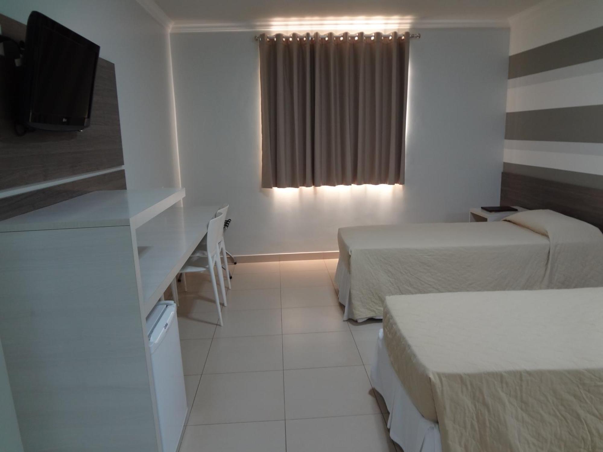 Deluxe Queen Room,1706829364:JPEG